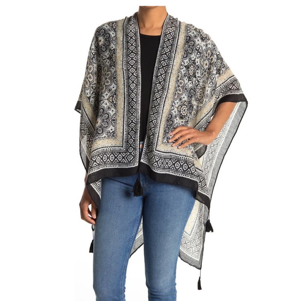 Vince Camuto Womens Black Medallion Print Tassel Trim Shawl Topper Wrap New